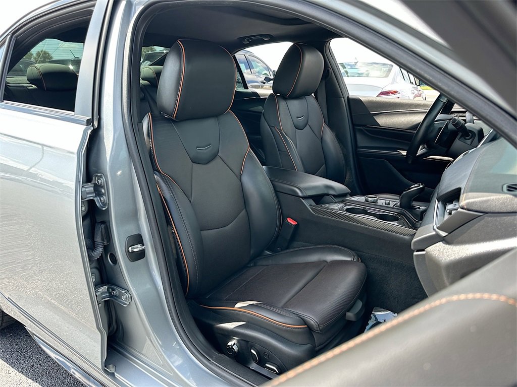 Used 2023 Cadillac CT4 V w/ Technology Package image 28