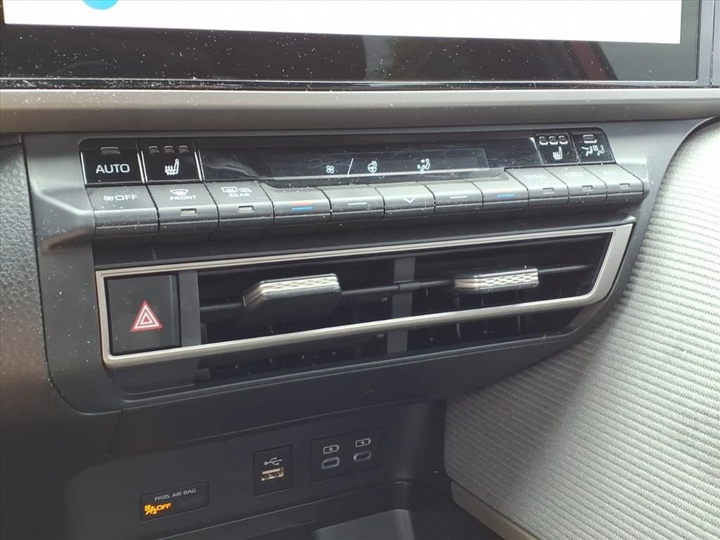 Used 2025 Toyota Camry SE w/ Multimedia Upgrade Package FWD image 25