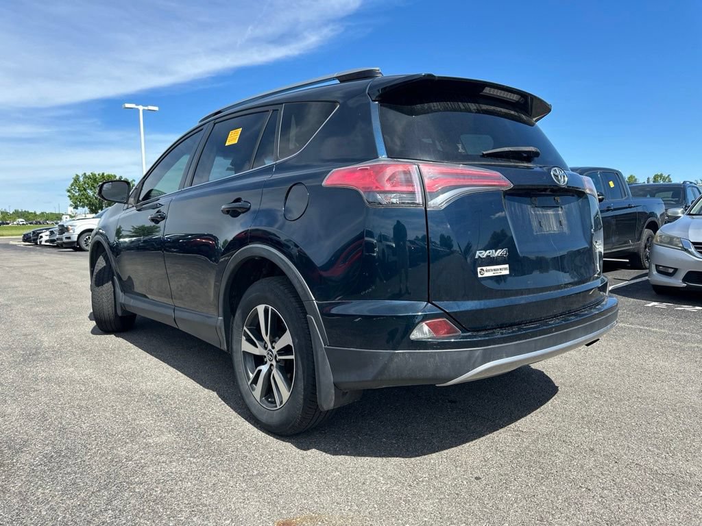 Used 2017 Toyota RAV4 XLE AWD/4WD image 8