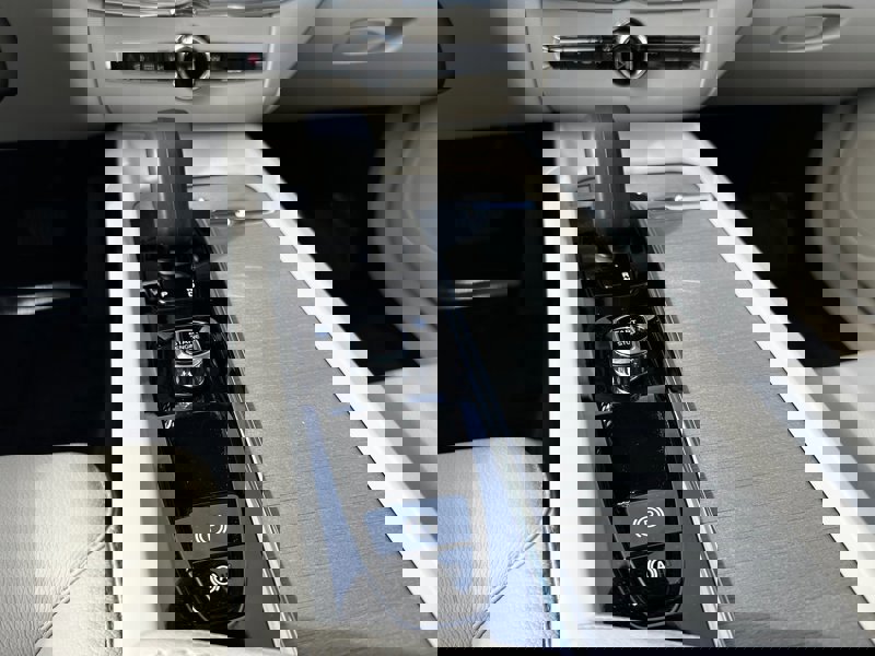 New 2025 Volvo XC60 B5 Plus w/ Protection Package Premier image 12