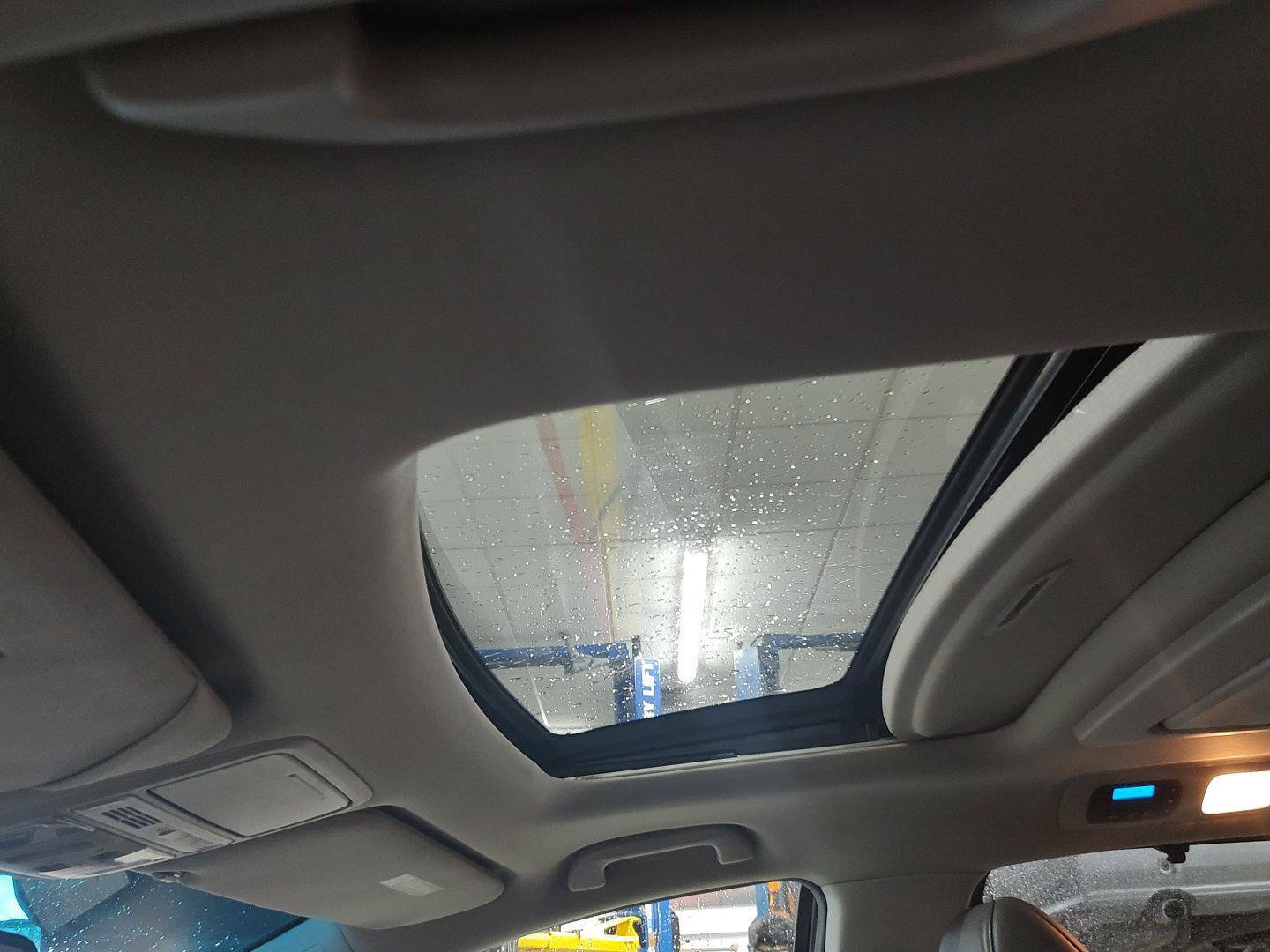 Used 2012 Honda Odyssey Touring Elite image 6