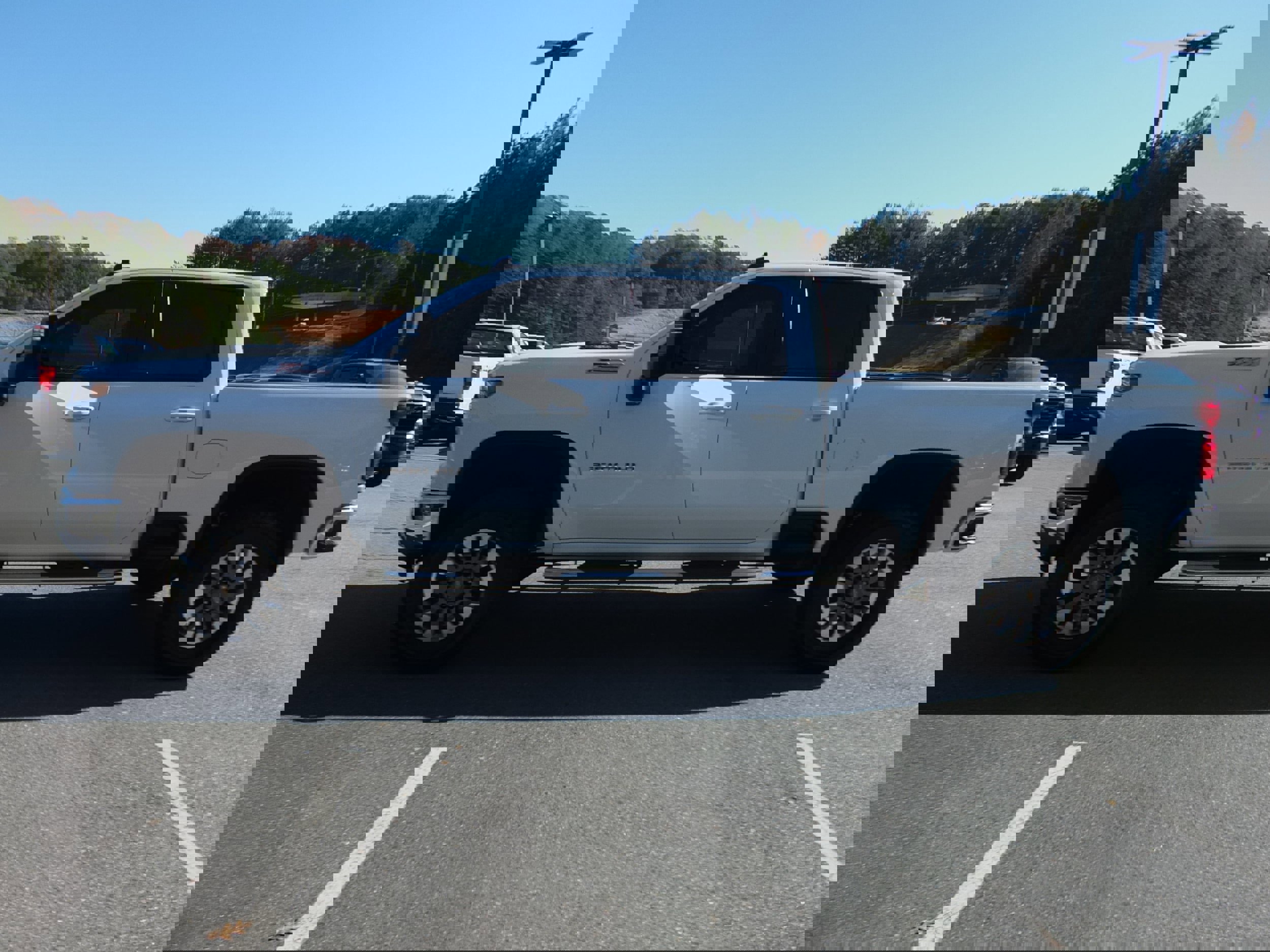 Used 2024 Chevrolet Silverado 2500 LT image 6