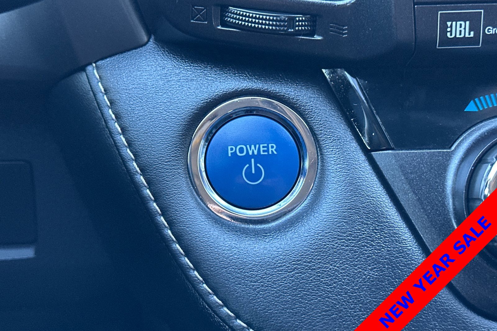 Used 2018 Toyota RAV4 Limited image 23