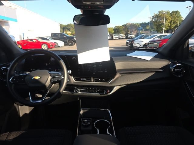 Used 2026 Chevrolet Equinox LT AWD/4WD image 15