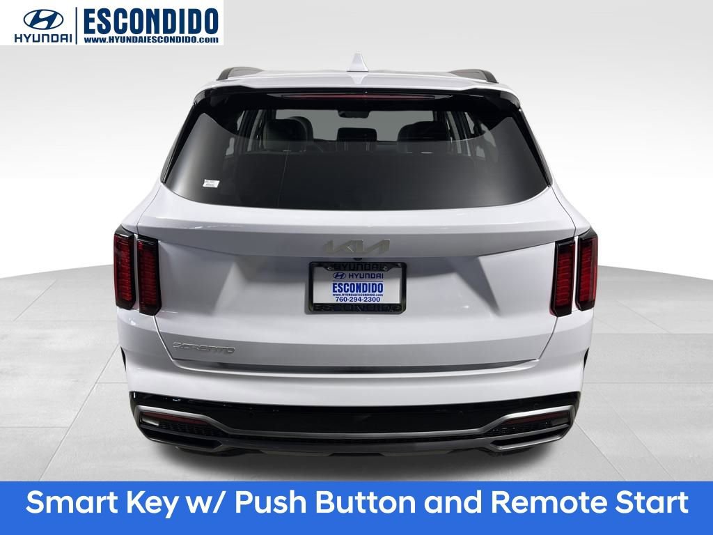 Used 2023 Kia Sorento S image 4