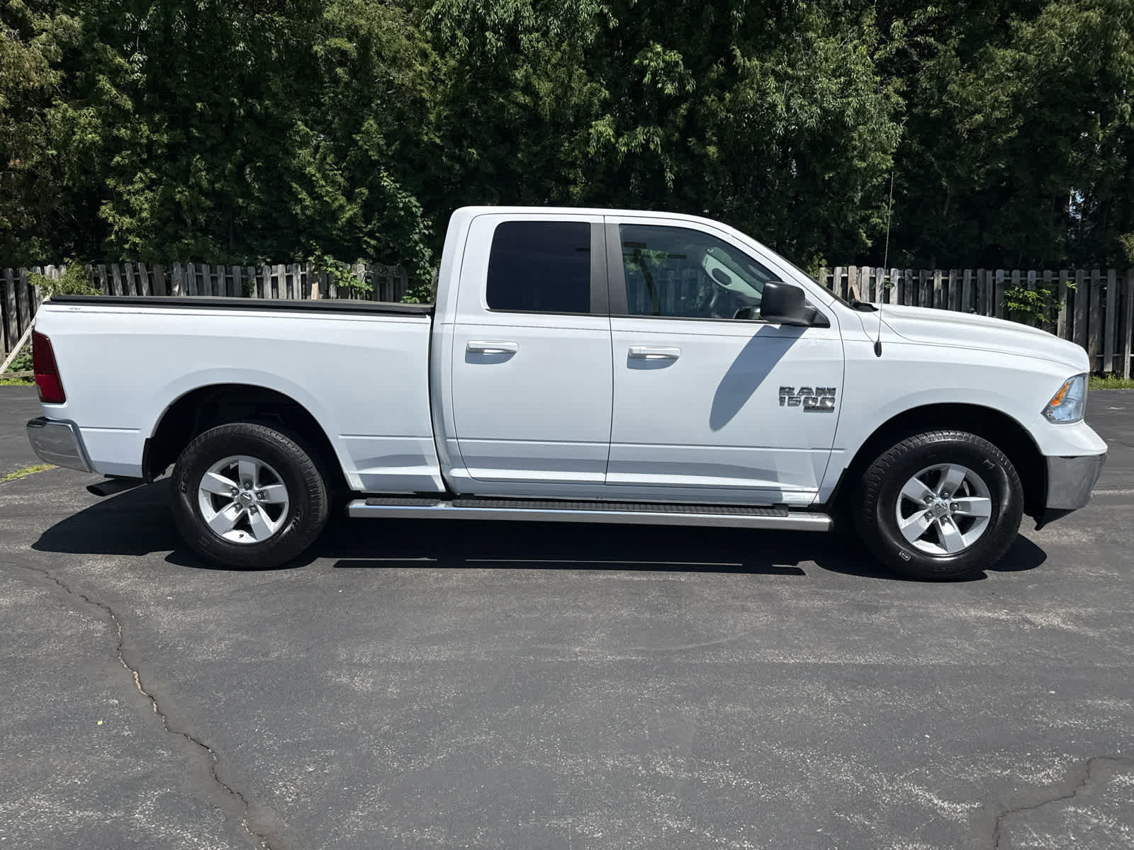Used 2020 RAM 1500 Classic SLT AWD/4WD image 2