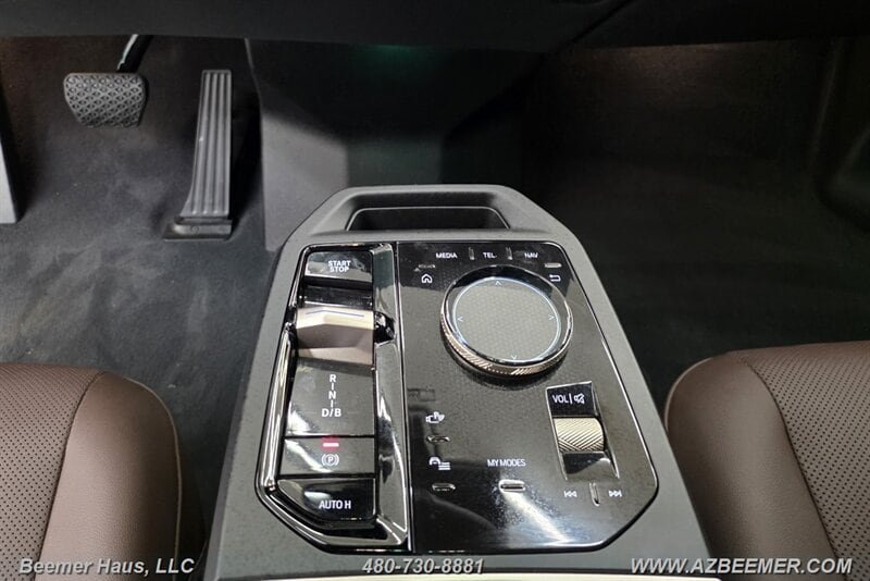 Used 2024 BMW iX xDrive50 AWD/4WD image 19