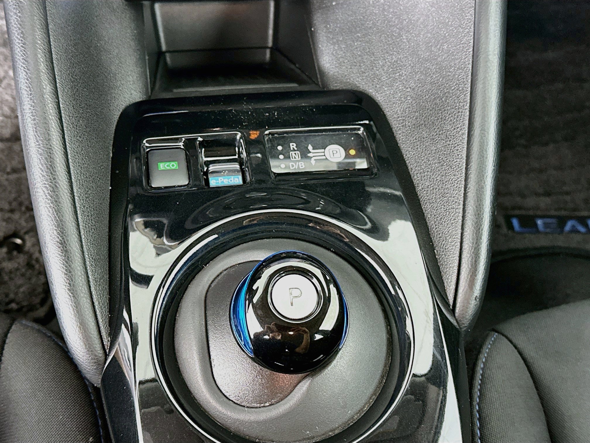 Used 2021 Nissan Leaf SV w/ SV Technology Package FWD image 25