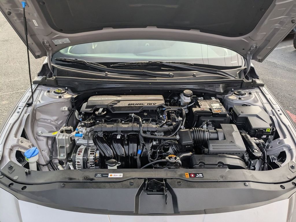 Used 2025 Hyundai Elantra SEL FWD image 27