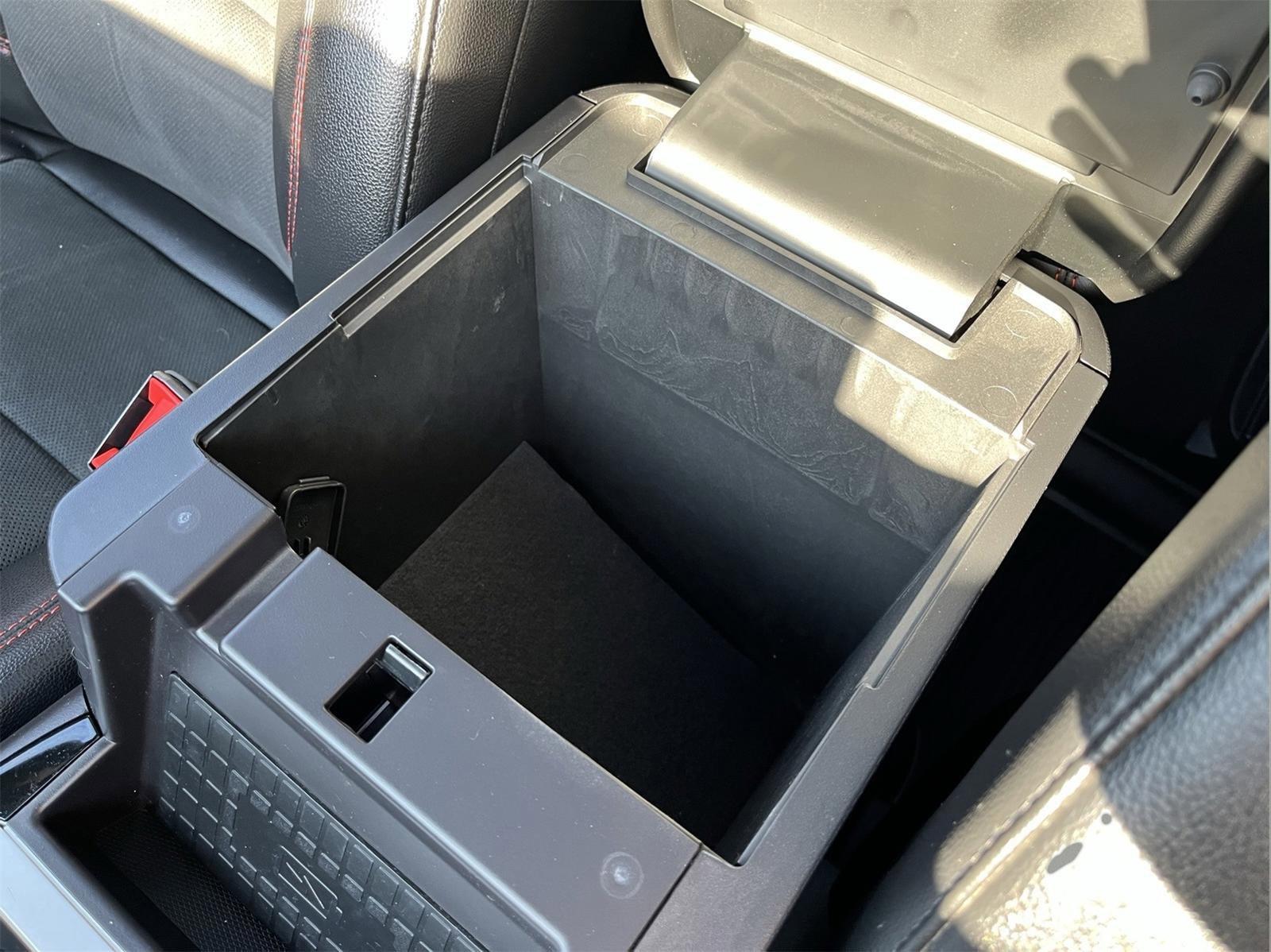 Used 2024 Ford Explorer ST-Line w/ Class IV Trailer Tow Package image 24