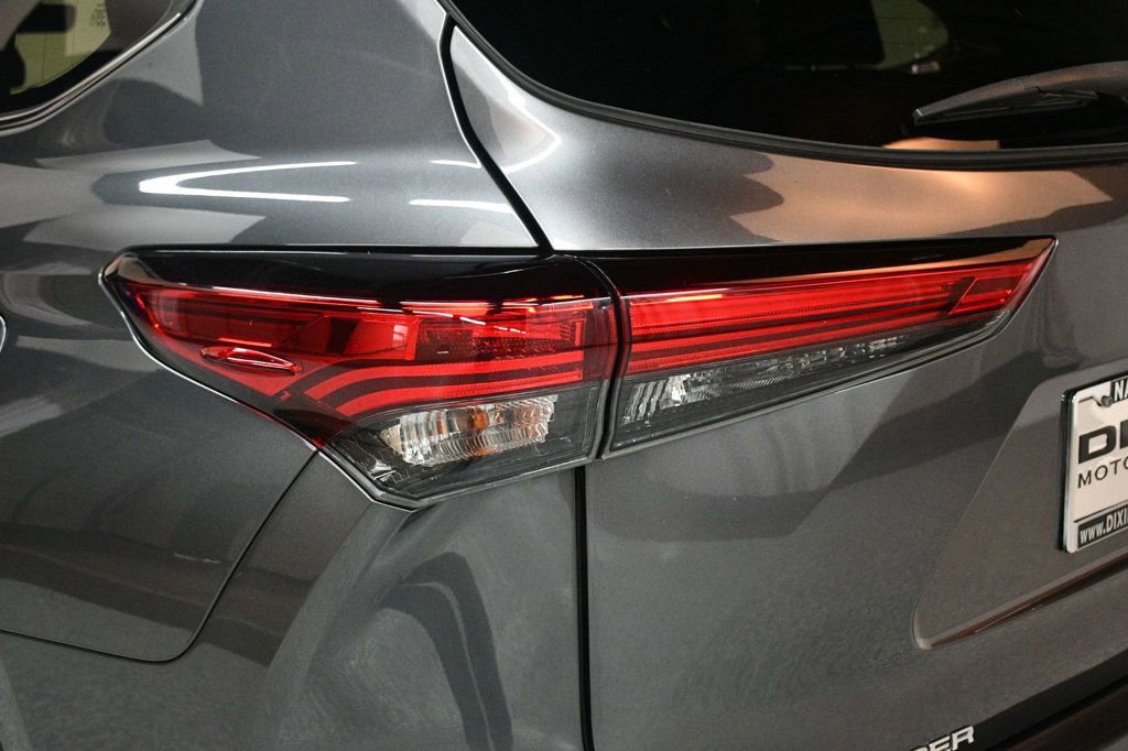 Used 2022 Toyota Highlander Limited AWD/4WD image 15