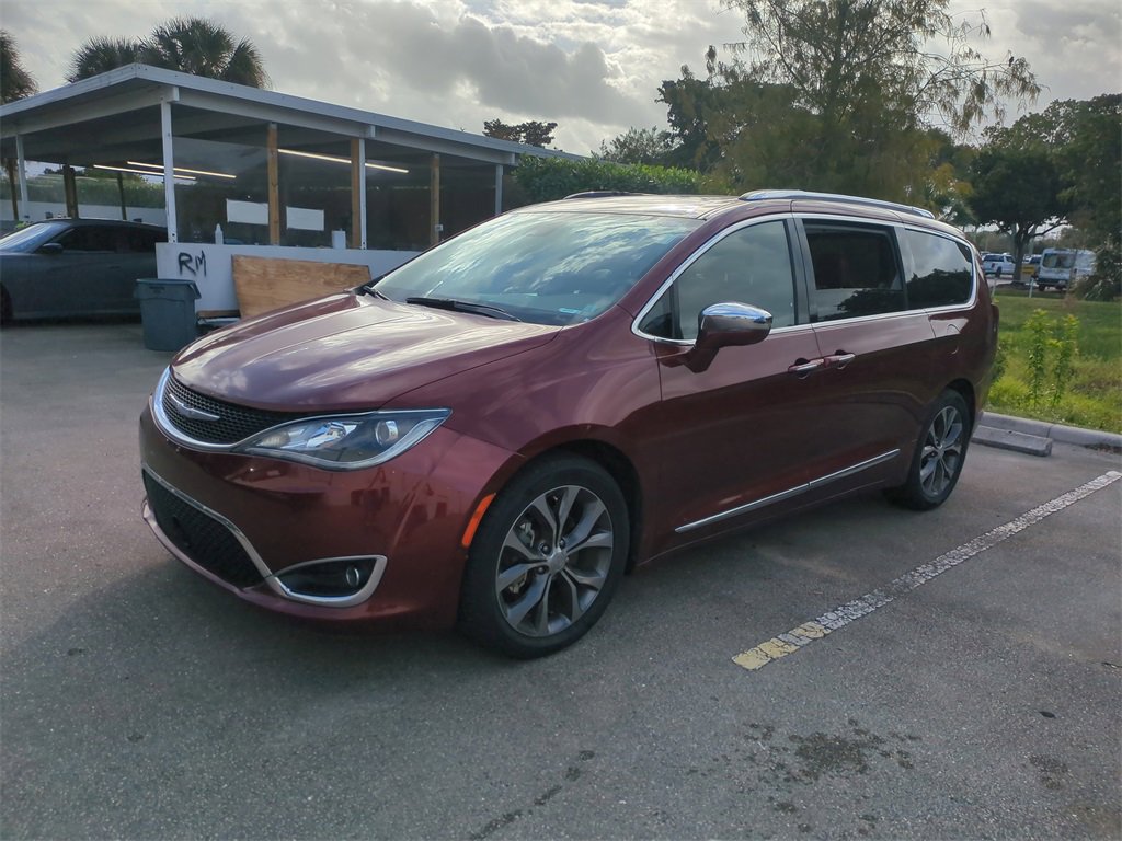 Used 2018 Chrysler Pacifica Limited w/ Tire & Wheel Group image 10