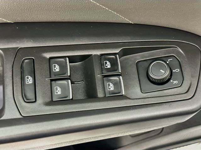 Certified 2023 Volkswagen Atlas SE w/ Black Wheel Package AWD/4WD image 18