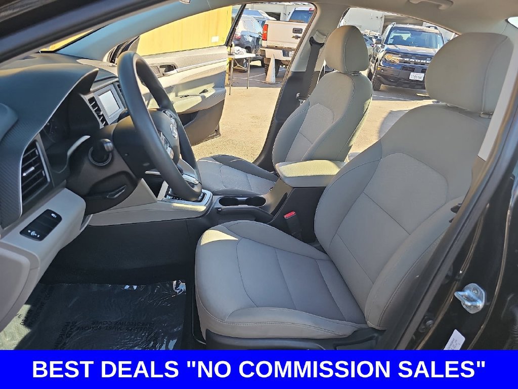 Used 2019 Hyundai Elantra SE FWD image 14