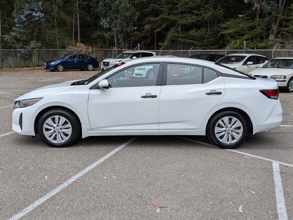 Certified 2025 Nissan Sentra S FWD image 8