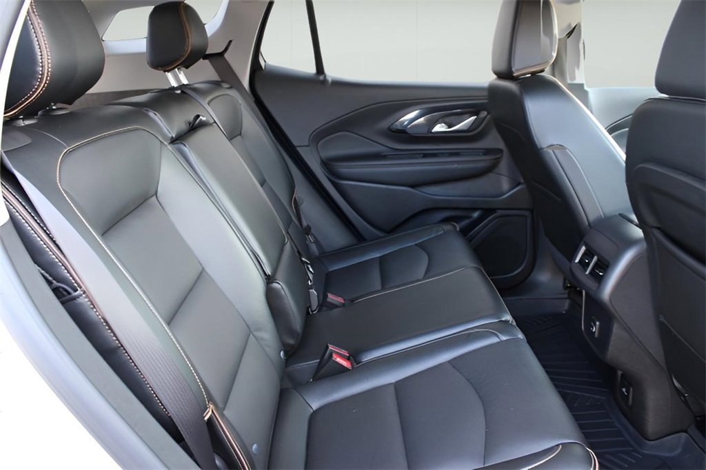 Used 2024 GMC Terrain AT4 image 23