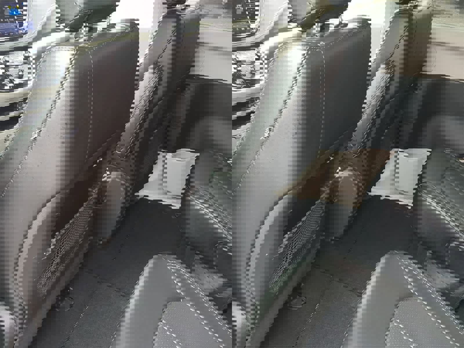 Used 2023 Chrysler Pacifica Touring-L image 18