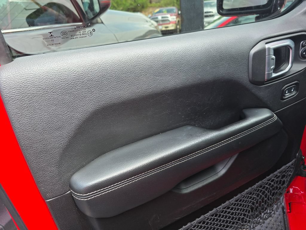 Used 2021 Jeep Gladiator Overland AWD/4WD image 17