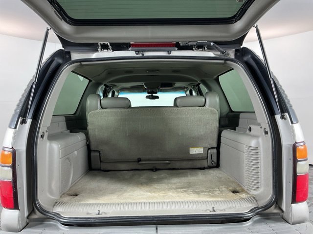 Used 2005 Chevrolet Suburban Z71 w/ Preferred Equipment Group AWD/4WD image 23