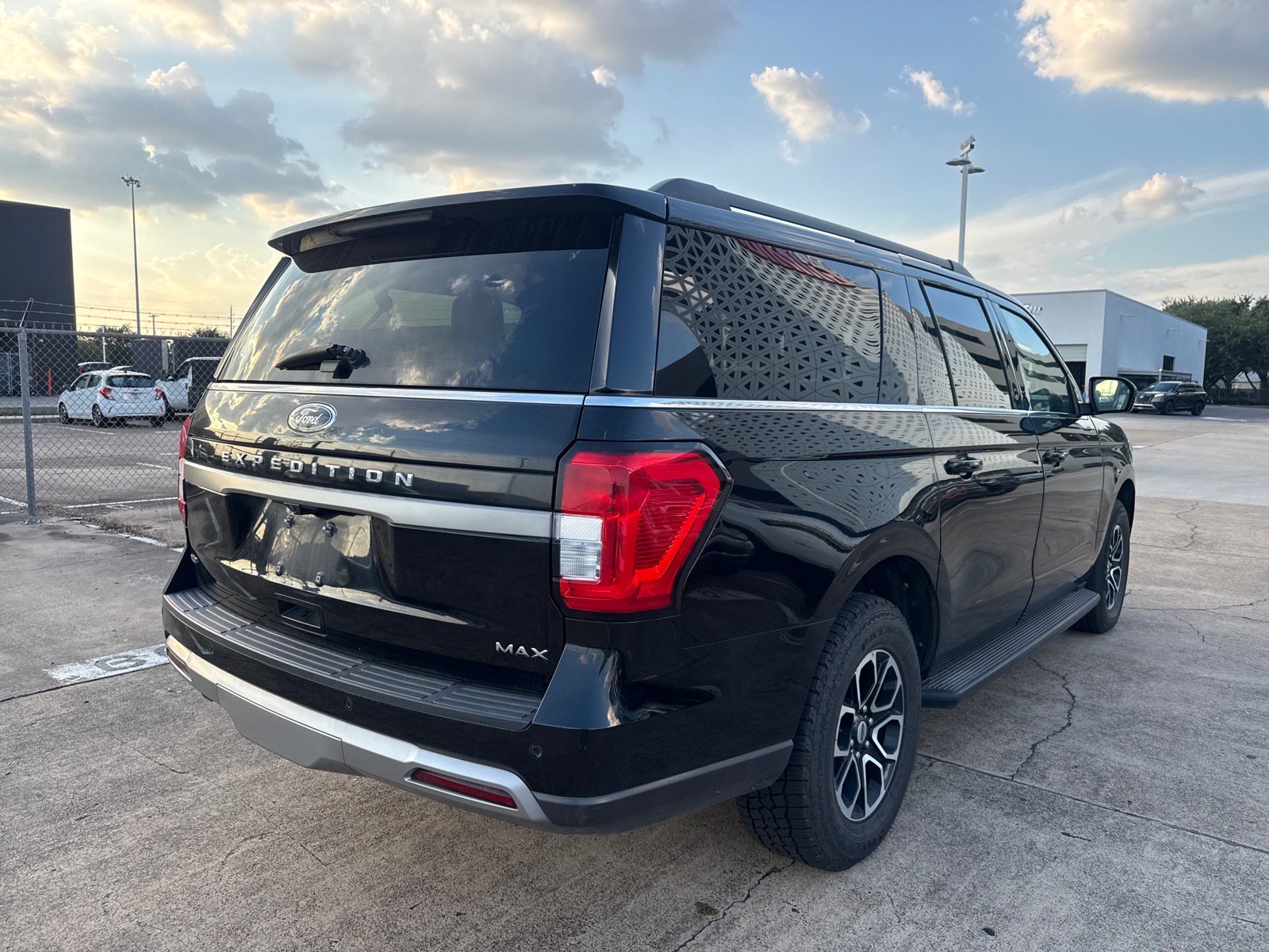 Used 2024 Ford Expedition Max XLT RWD image 9