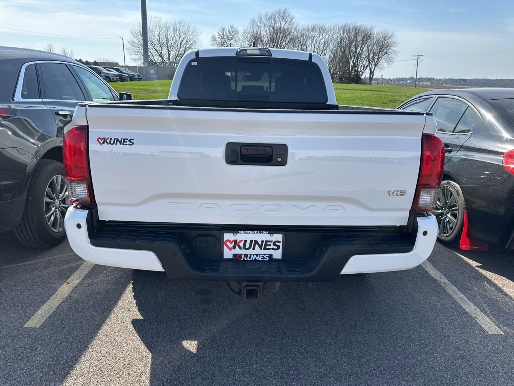 Used 2019 Toyota Tacoma TRD Sport w/ TRD Premium Sport Package image 12