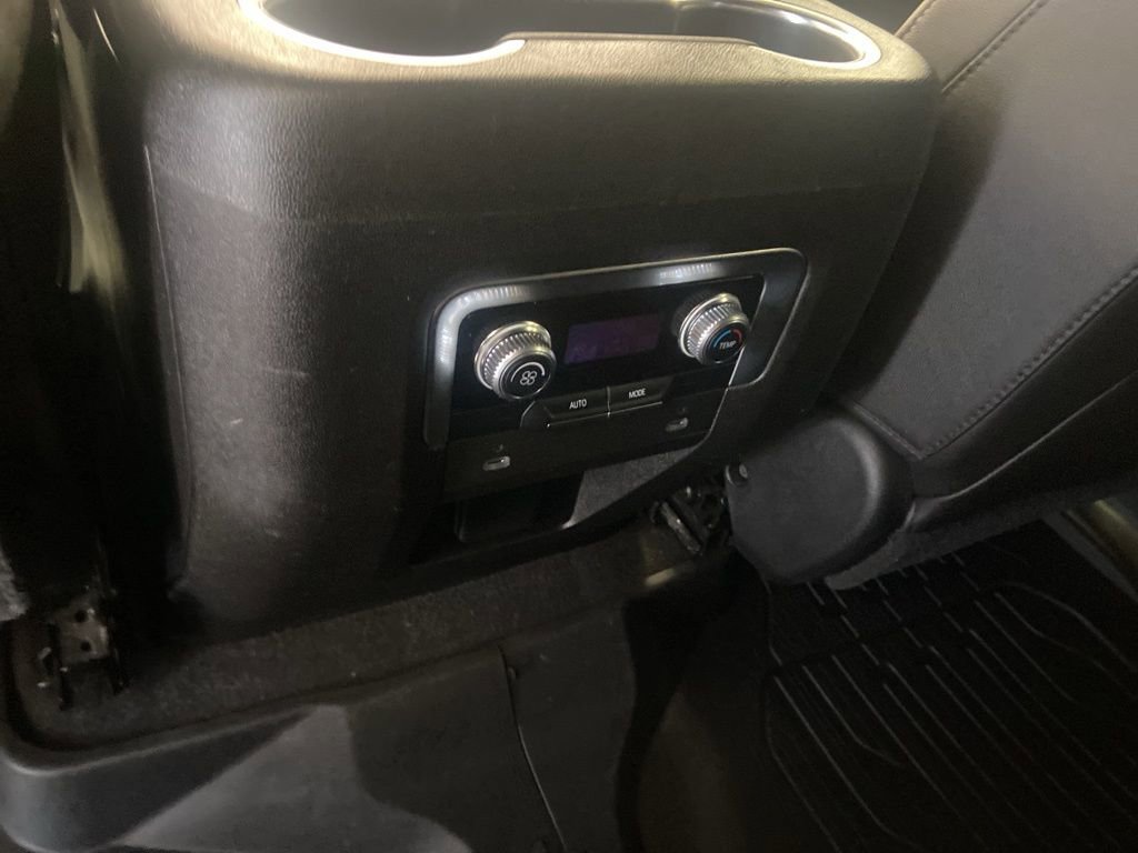 Used 2021 GMC Yukon SLT AWD/4WD image 17