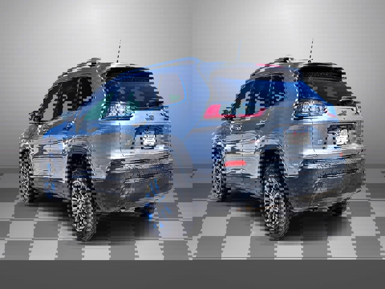 Used 2019 Jeep Cherokee Latitude Plus image 4