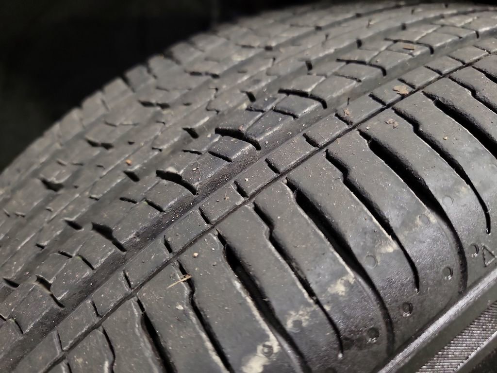 Used 2020 Toyota RAV4 LE image 11