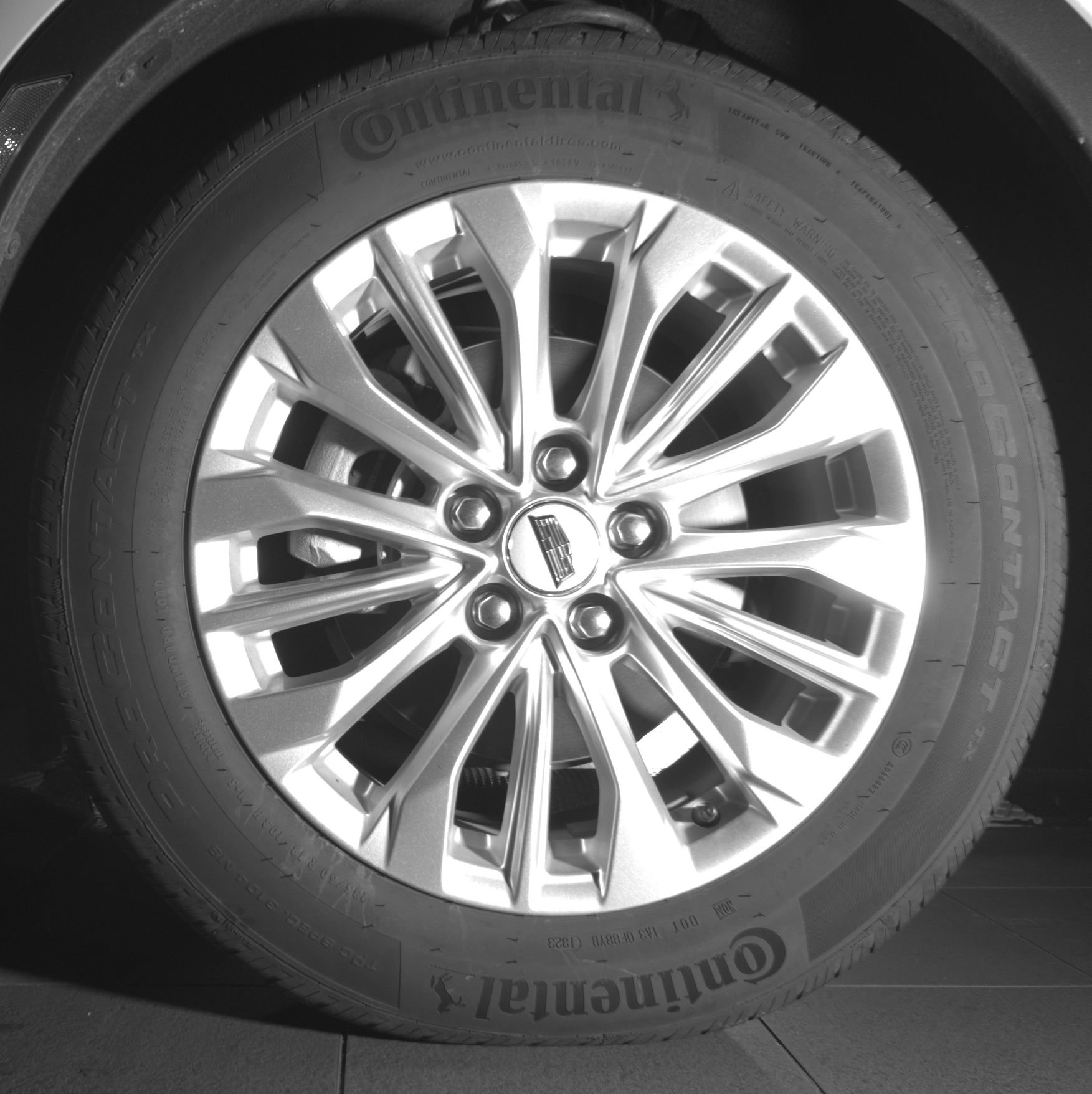 Certified 2024 Cadillac XT4 Luxury w/ Cold Weather Package FWD image 9