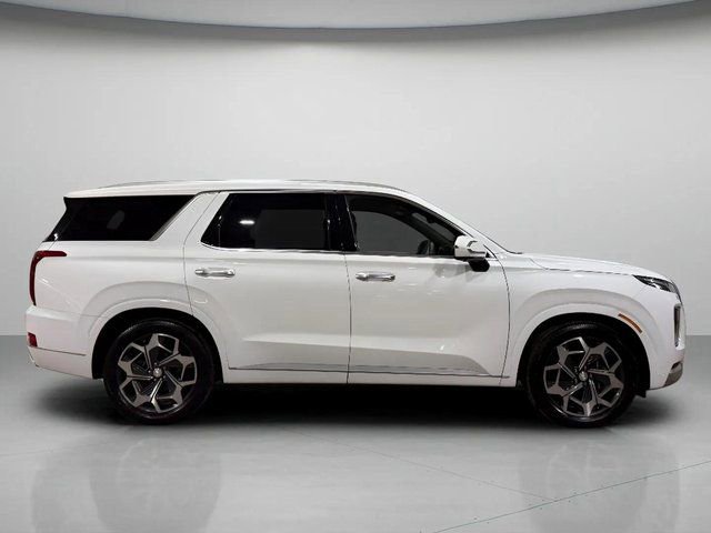 Used 2021 Hyundai Palisade Calligraphy image 2