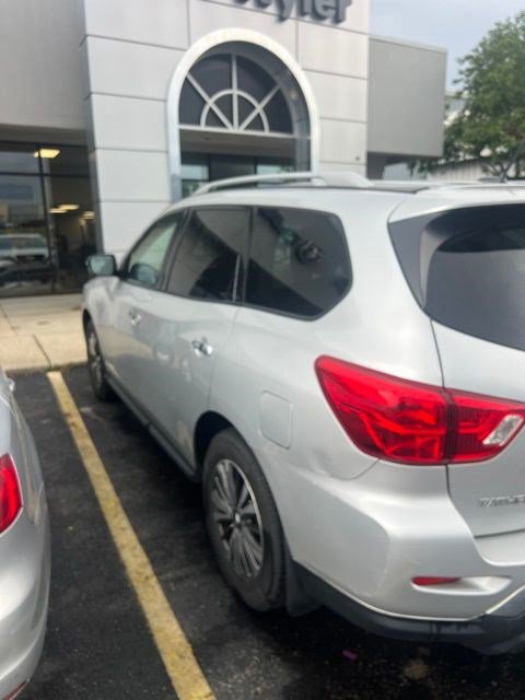 Used 2018 Nissan Pathfinder S AWD/4WD image 8