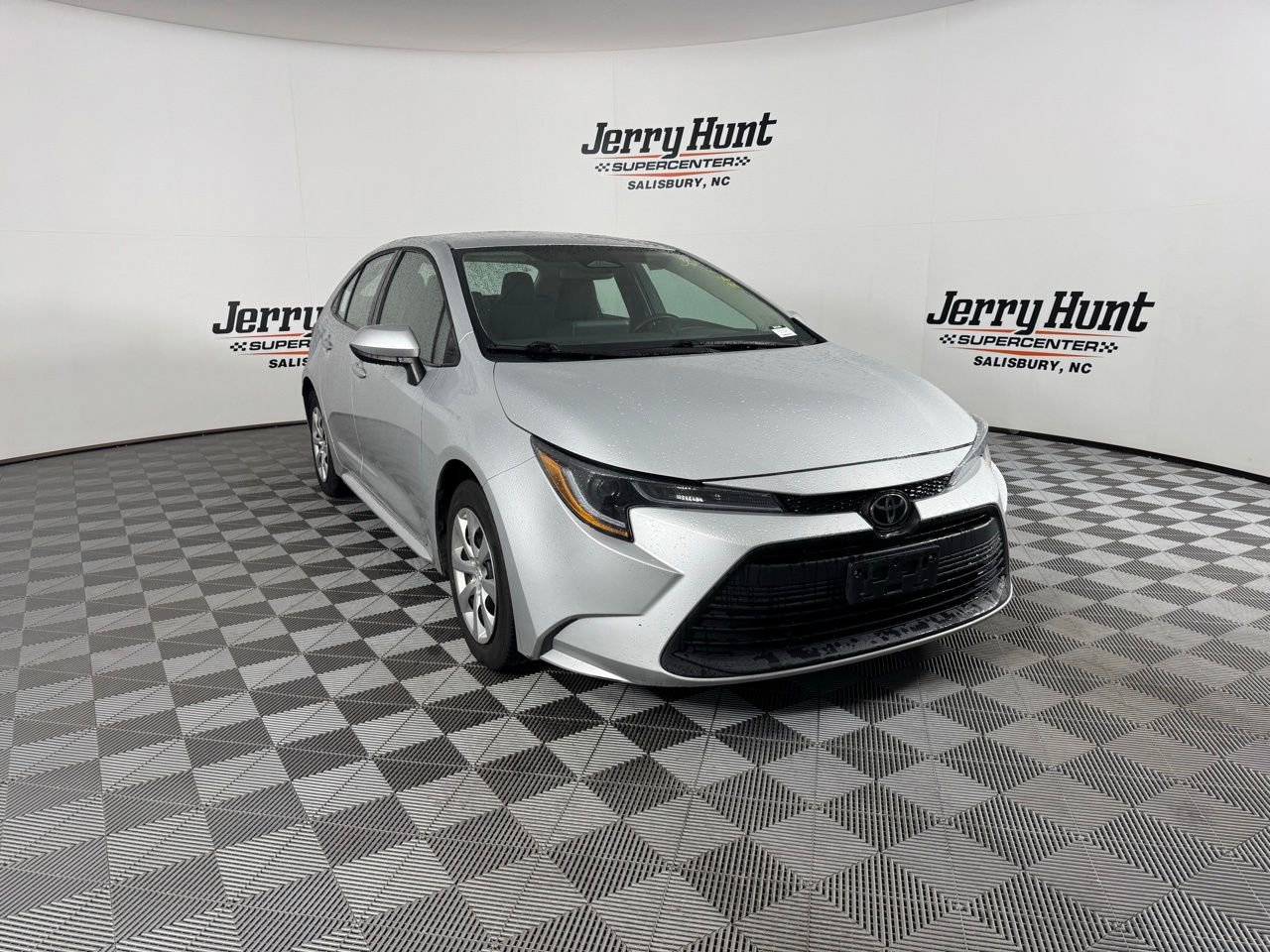 Used 2024 Toyota Corolla LE image 7