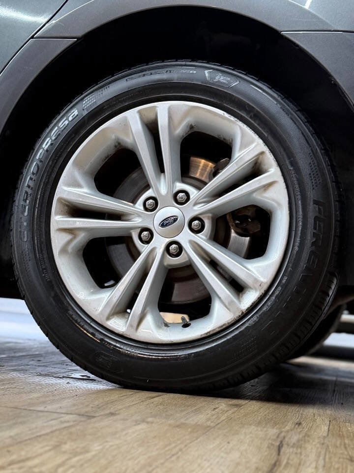 Used 2018 Ford Taurus SEL w/ Equipment Group 201A image 12