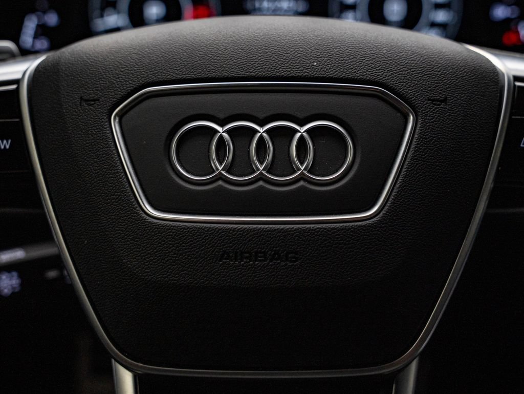 Used 2023 Audi RS 6 AWD/4WD image 30