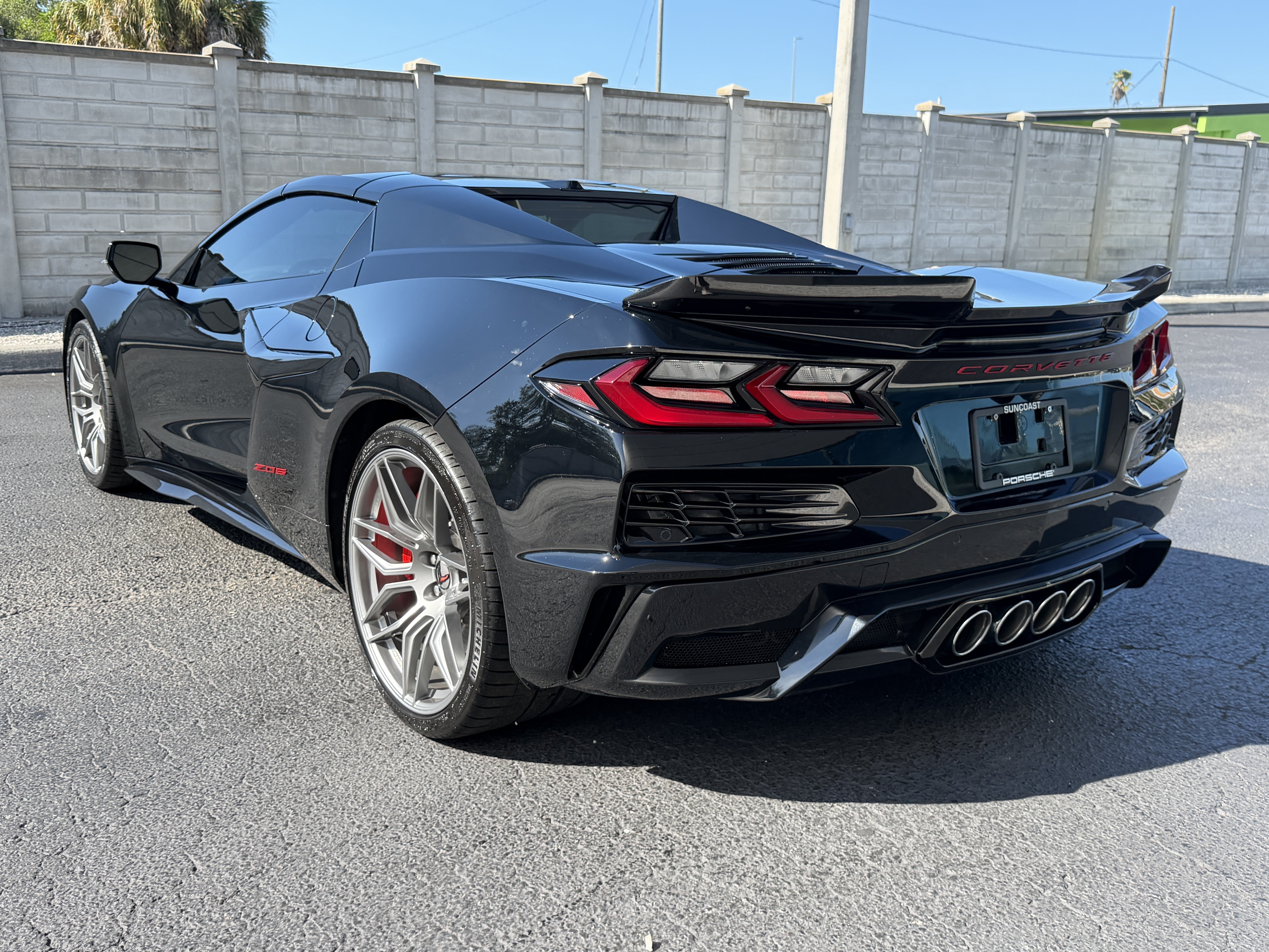 Used 2025 Chevrolet Corvette Z06 RWD image 3