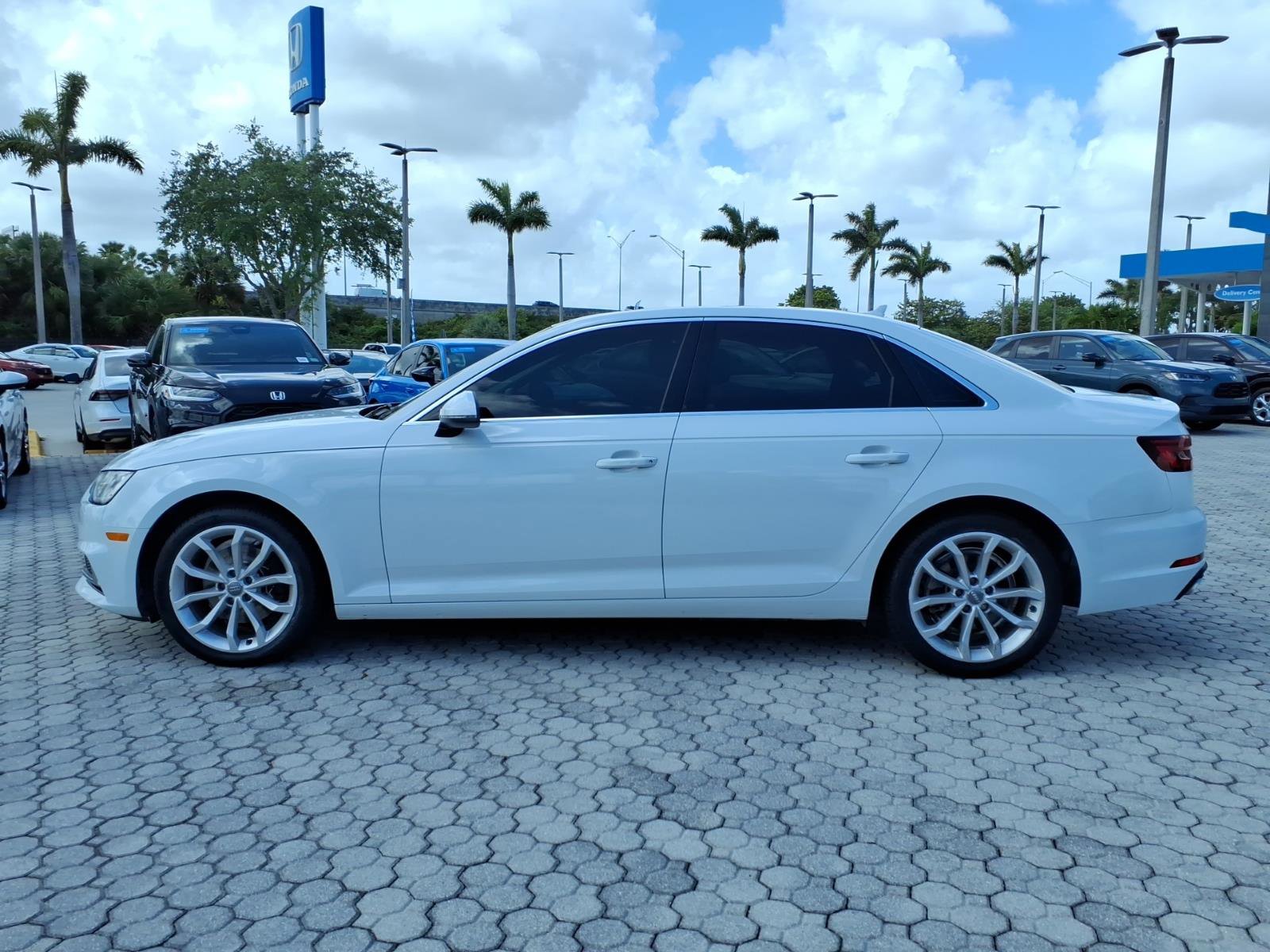 Used 2019 Audi A4 2.0T Premium w/ Convenience Package FWD image 4