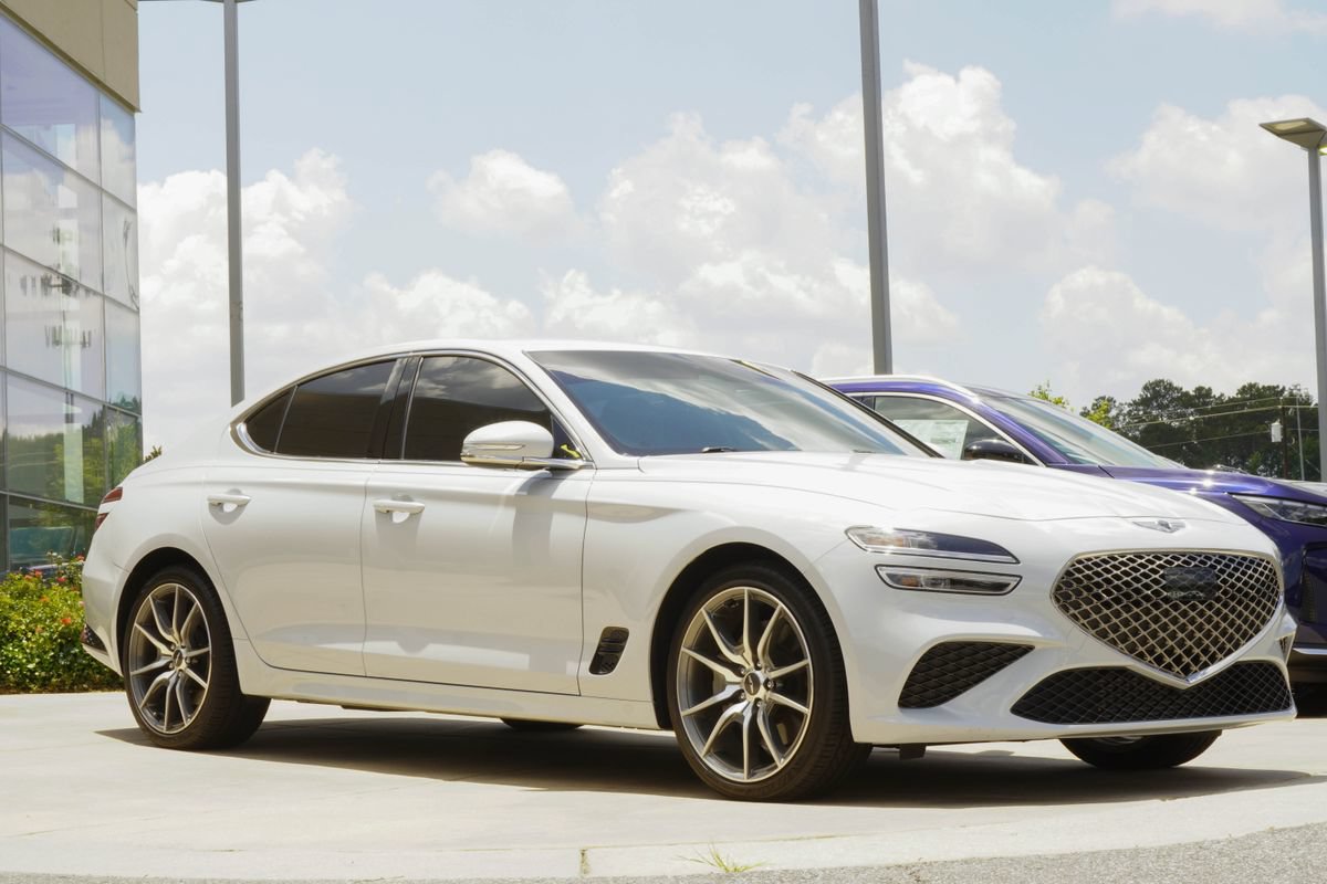 Used 2022 Genesis G70 3.3T RWD image 4