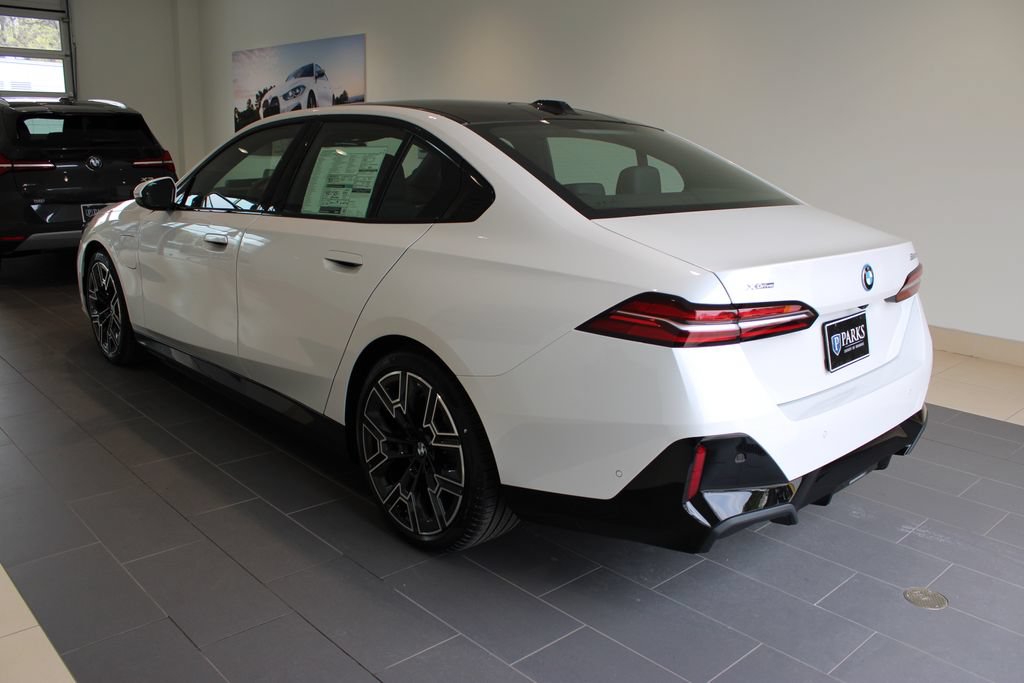 New 2026 BMW 550e xDrive AWD/4WD image 31
