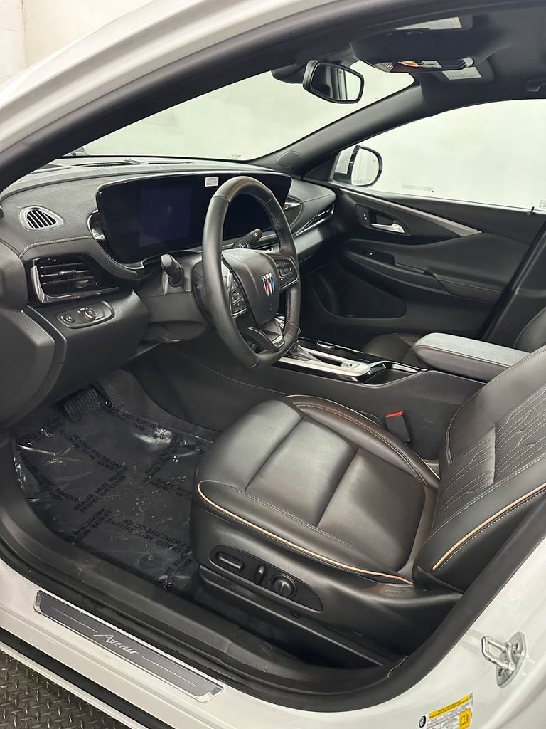 Used 2025 Buick Envista Avenir image 10