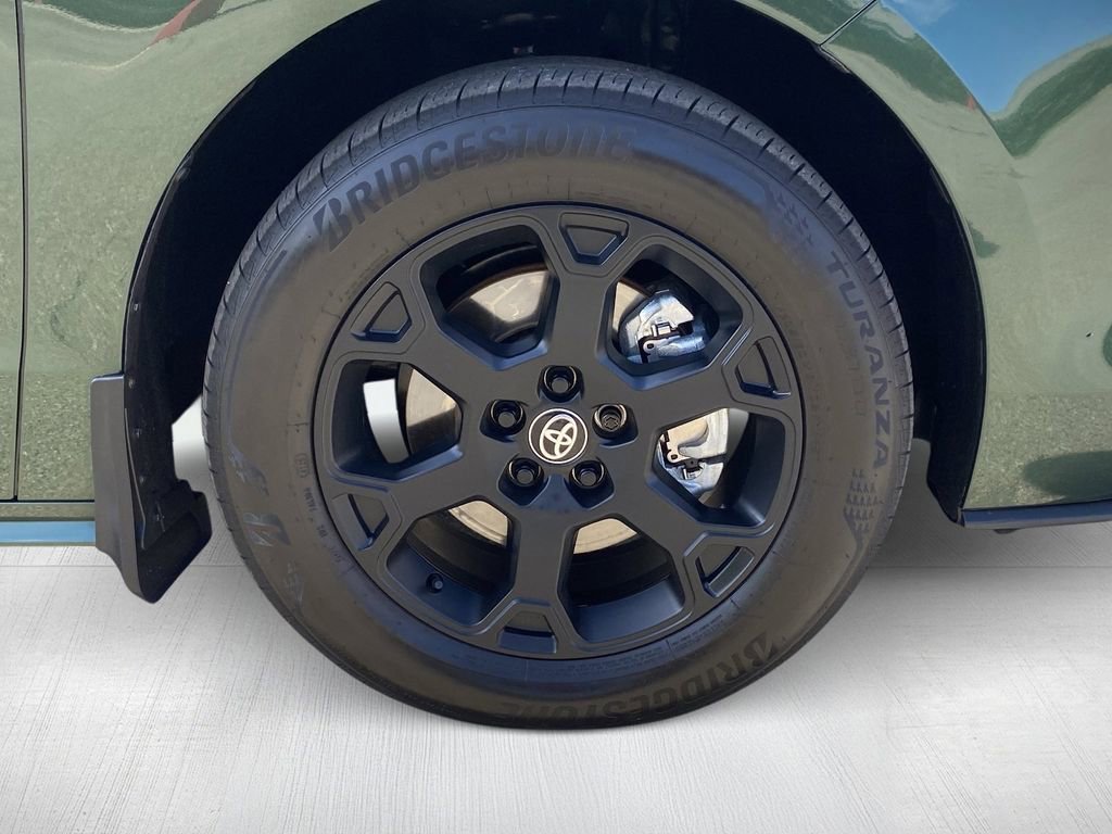 Certified 2025 Toyota Sienna XLE Woodland Edition image 15