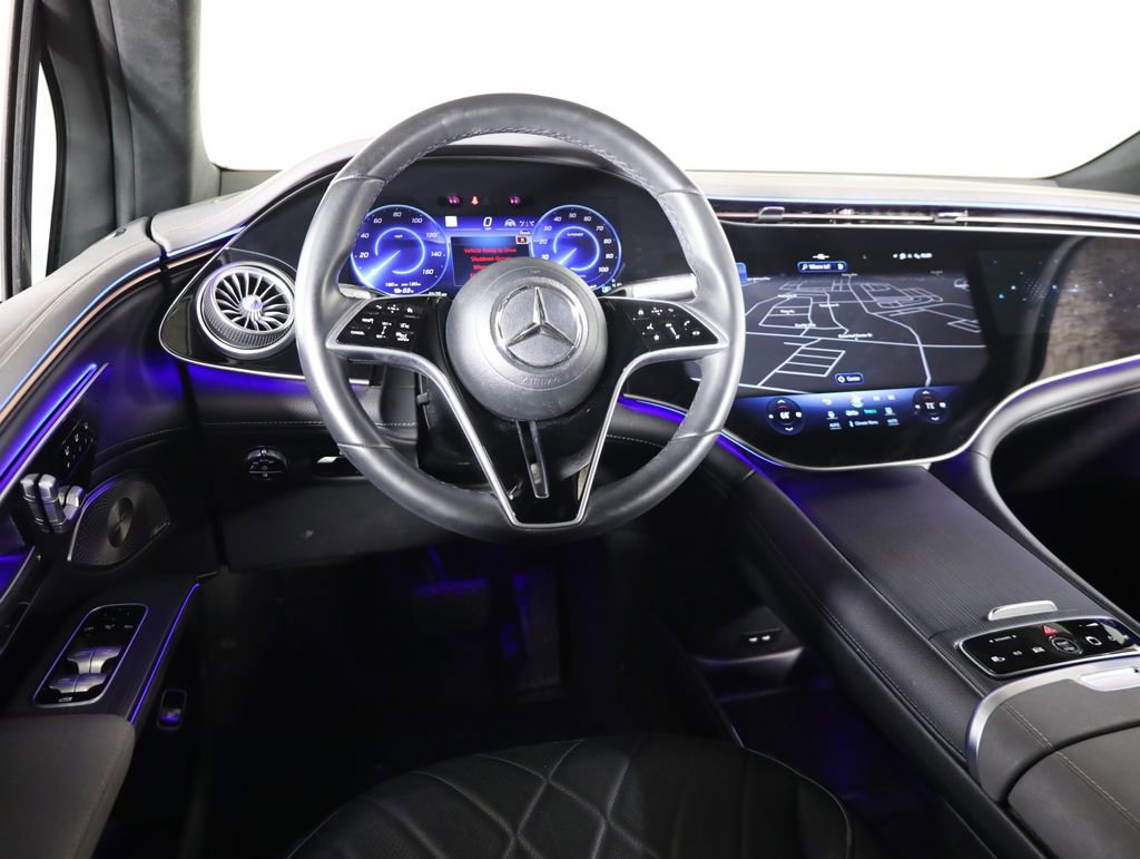 Used 2023 Mercedes-Benz EQS 580 4MATIC SUV w/ Exclusive Trim Package image 28