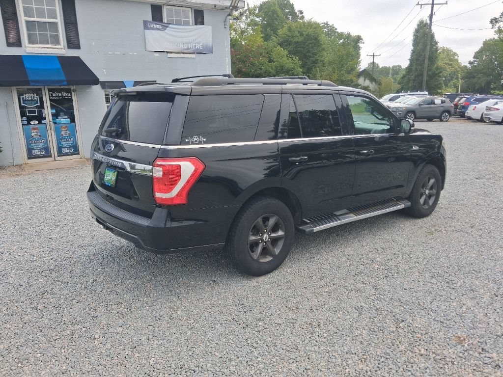 Used 2018 Ford Expedition XLT w/ Equipment Group 202A AWD/4WD image 2