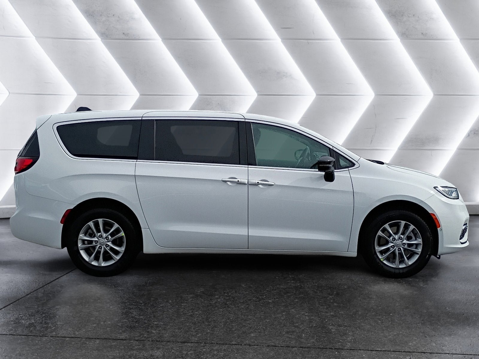 New 2026 Chrysler Pacifica Select image 7