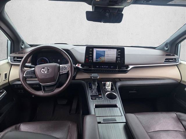 Certified 2021 Toyota Sienna Platinum FWD image 17