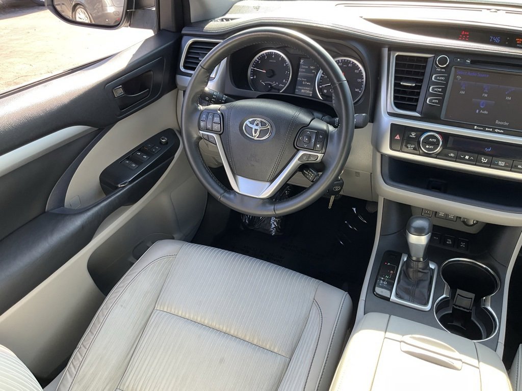 Used 2018 Toyota Highlander Plus image 43
