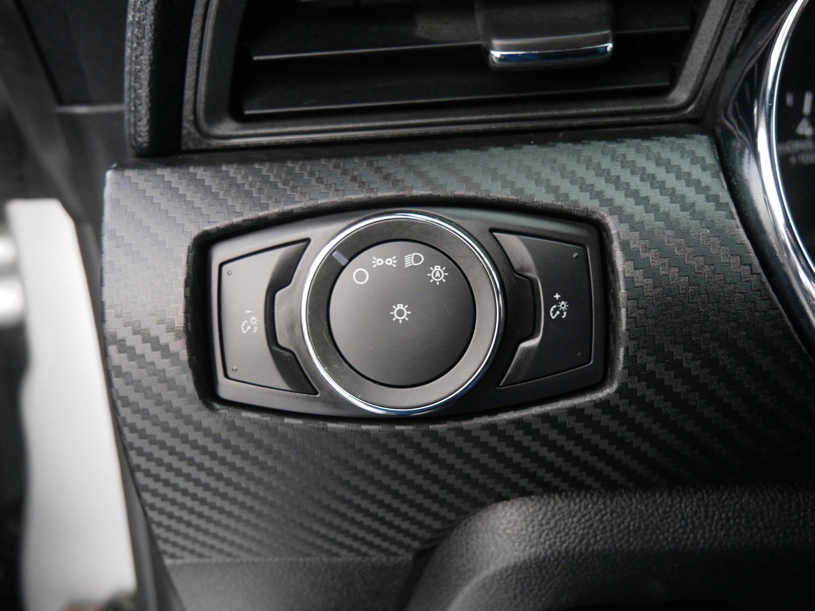 Used 2016 Ford Mustang Convertible image 31