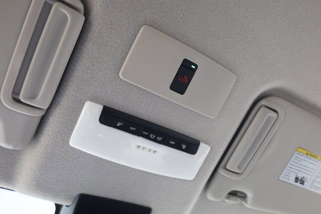 Used 2023 Nissan Kicks SR w/ SR Premium Package image 26