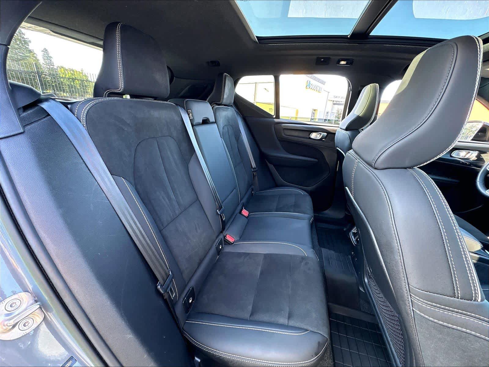 Used 2023 Volvo XC40 Recharge Ultimate w/ Protection Package Premier AWD/4WD image 30