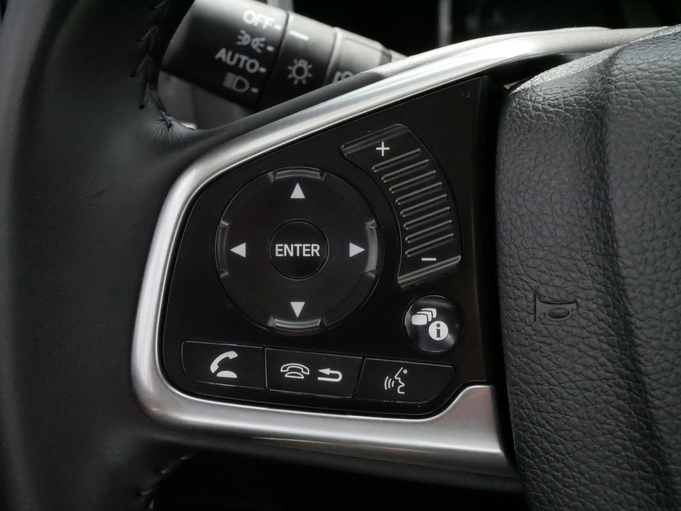 Used 2018 Honda CR-V Touring image 26