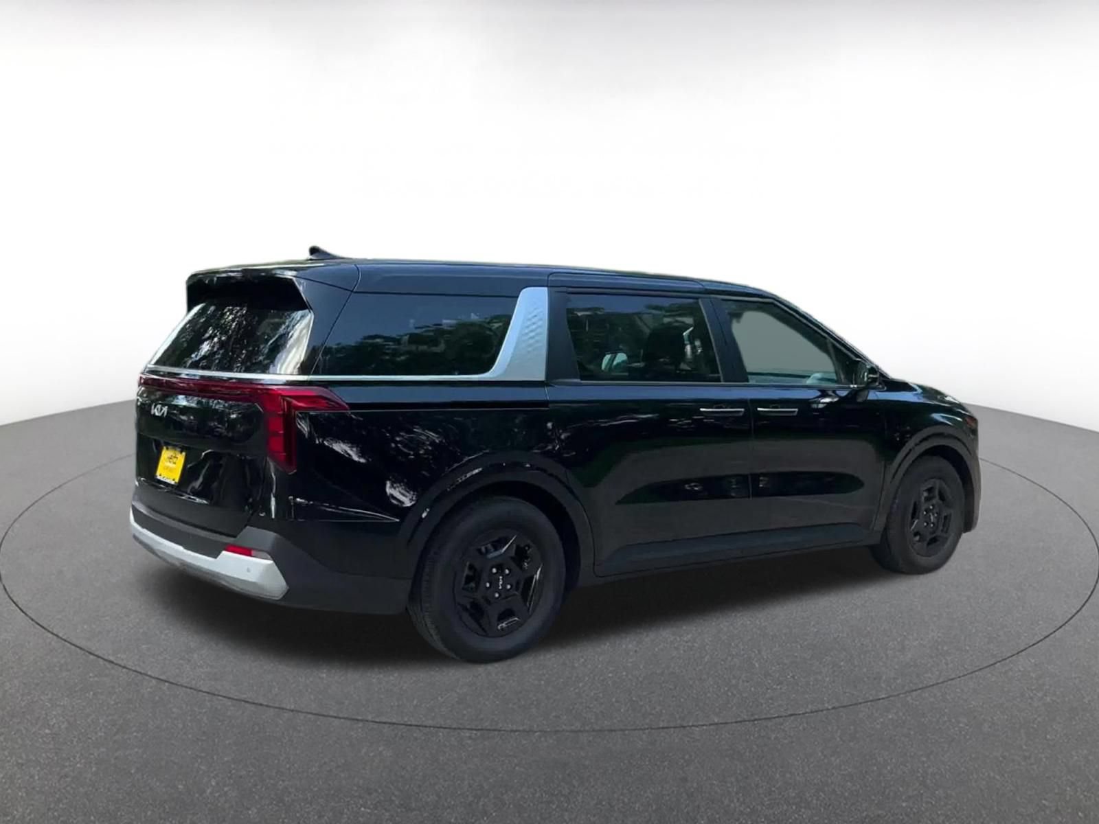 Used 2026 Kia Carnival FWD image 13